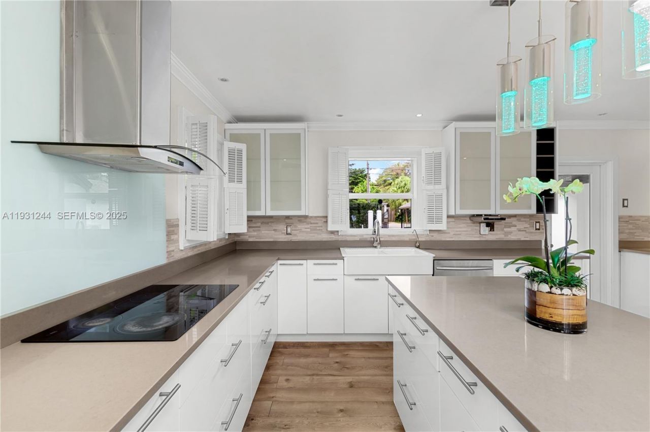 820 NE 83rd St, Miami, FL 33138 Photo