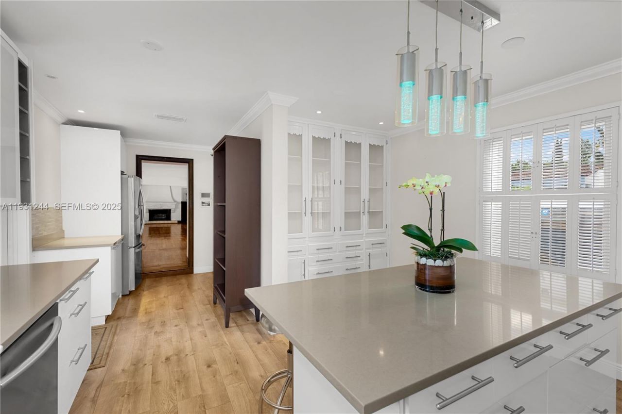 820 NE 83rd St, Miami, FL 33138 Photo