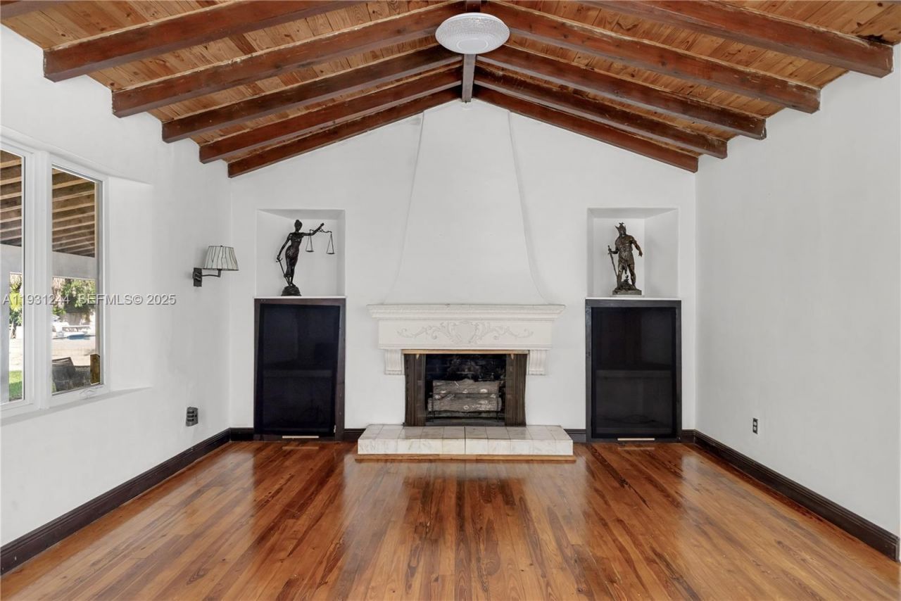 820 NE 83rd St, Miami, FL 33138 Photo