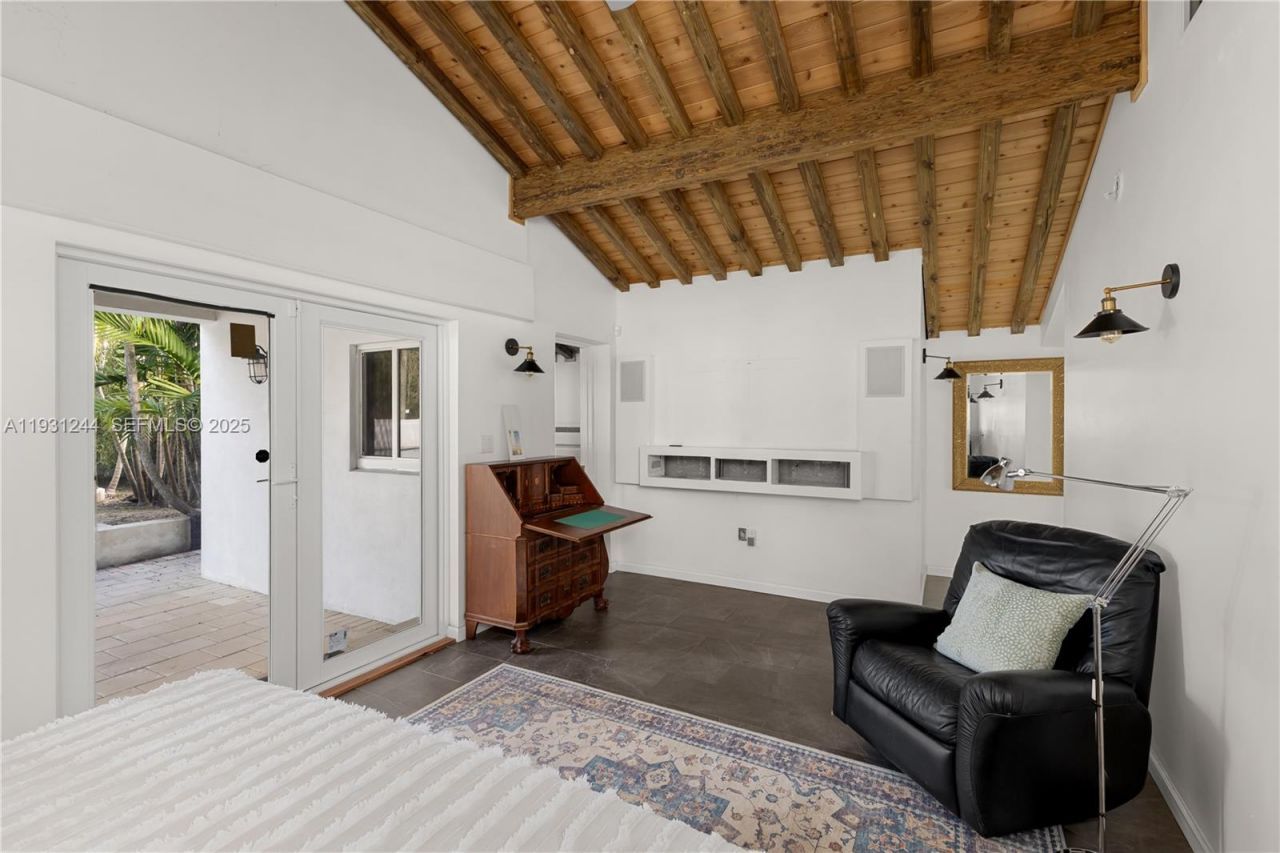 820 NE 83rd St, Miami, FL 33138 Photo