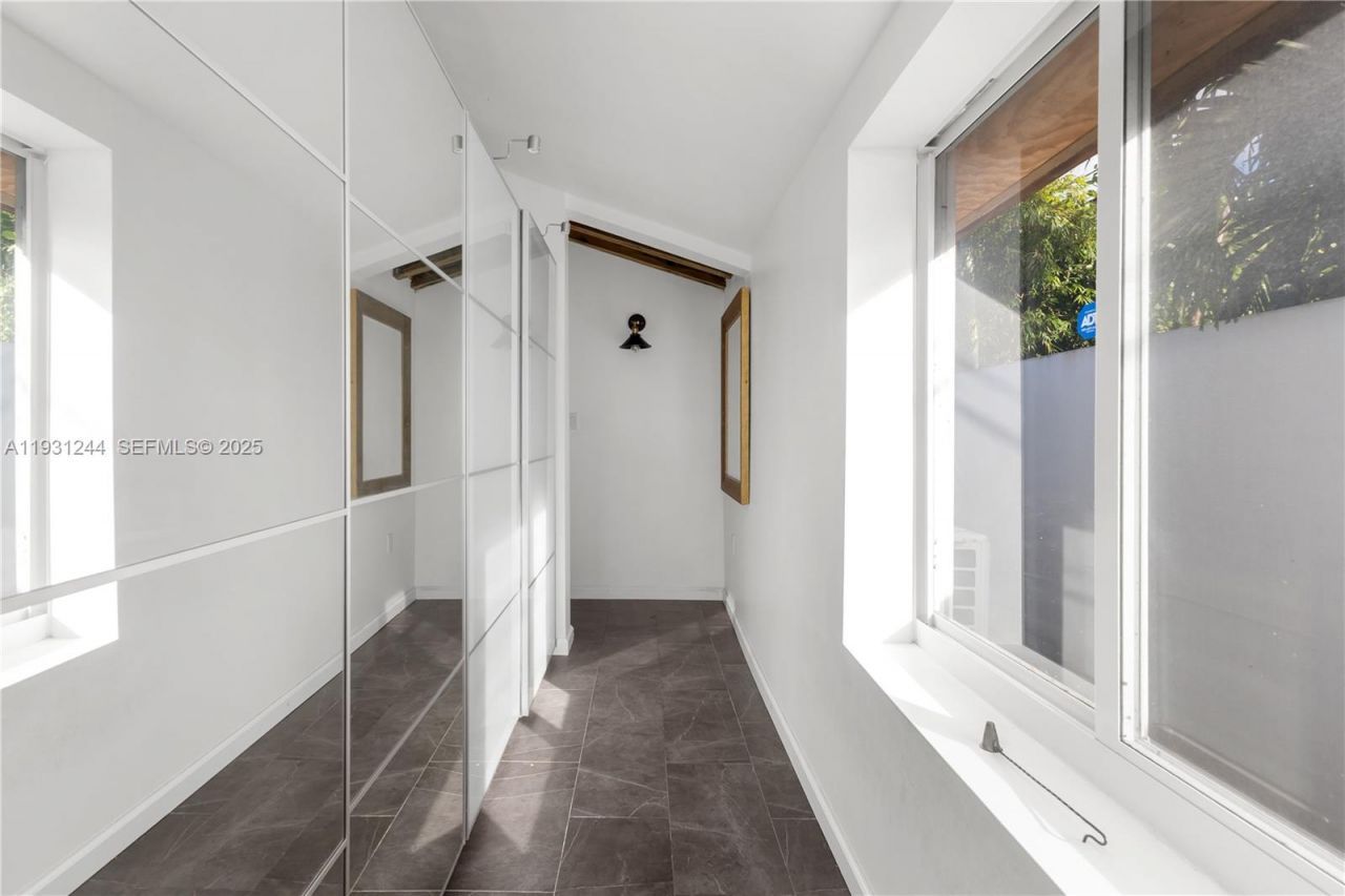 820 NE 83rd St, Miami, FL 33138 Photo