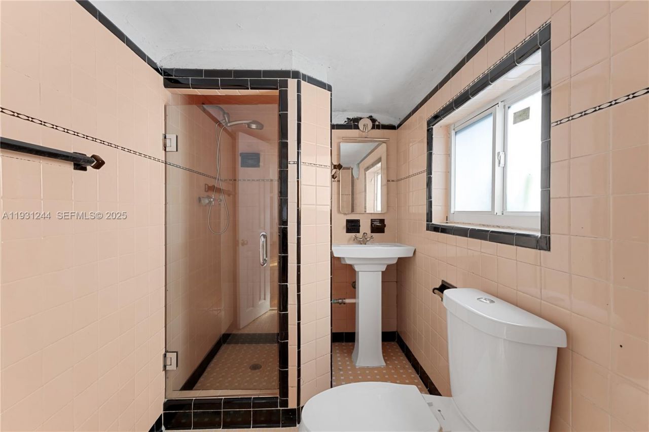 820 NE 83rd St, Miami, FL 33138 Photo