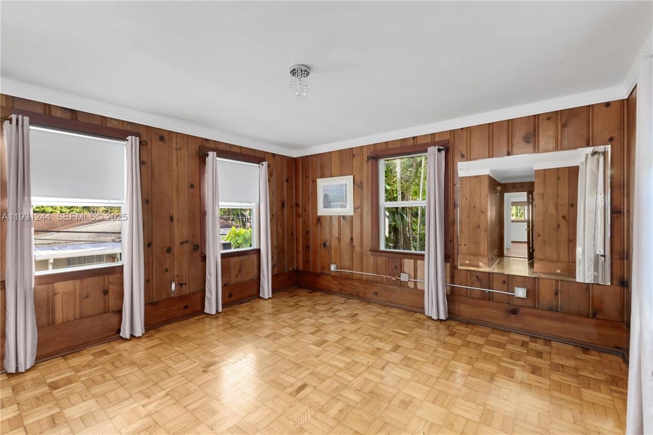 820 NE 83rd St, Miami, FL 33138 Photo