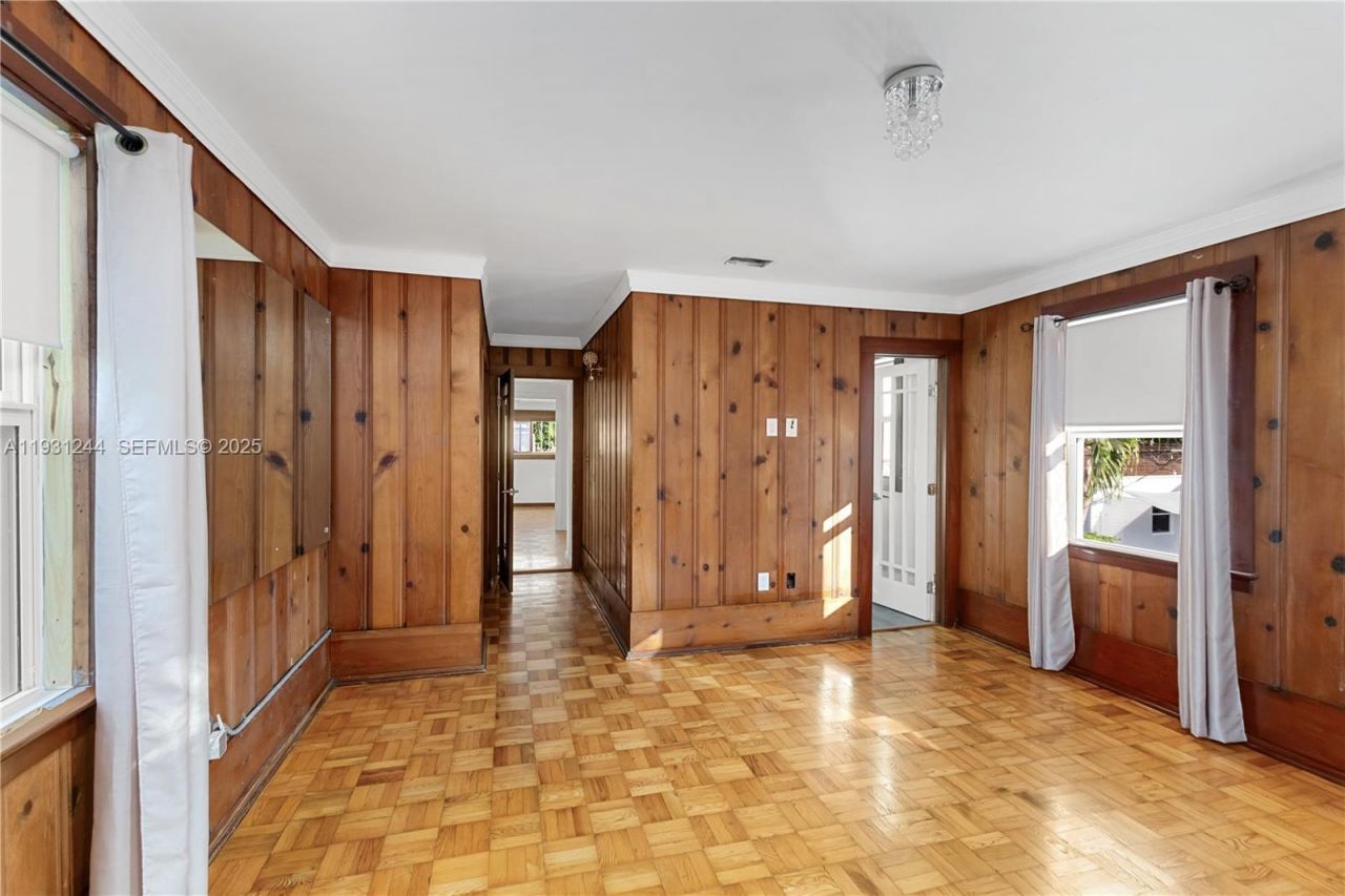 820 NE 83rd St, Miami, FL 33138 Photo