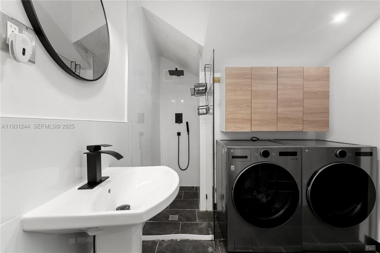 820 NE 83rd St, Miami, FL 33138 Photo