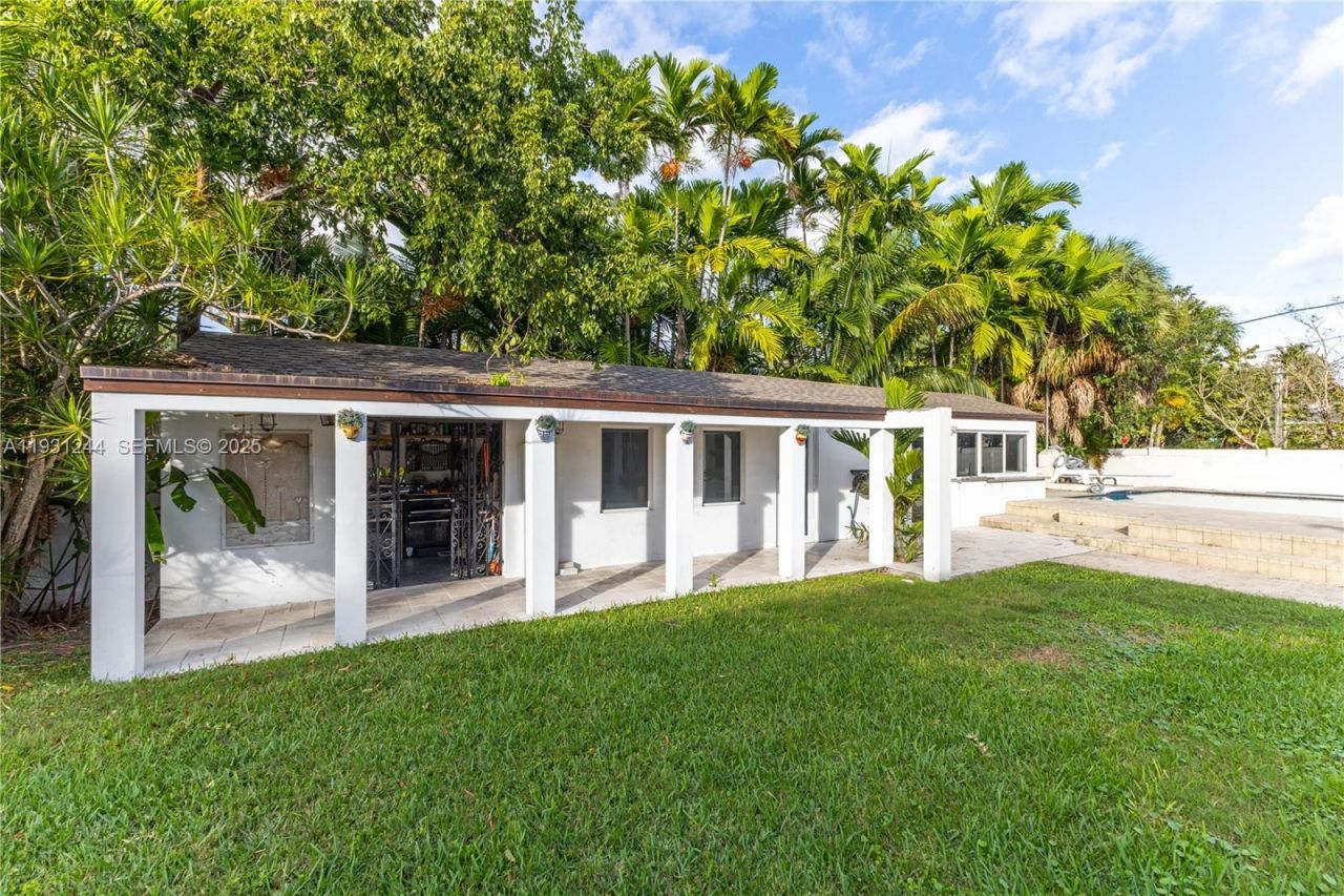 820 NE 83rd St, Miami, FL 33138 Photo