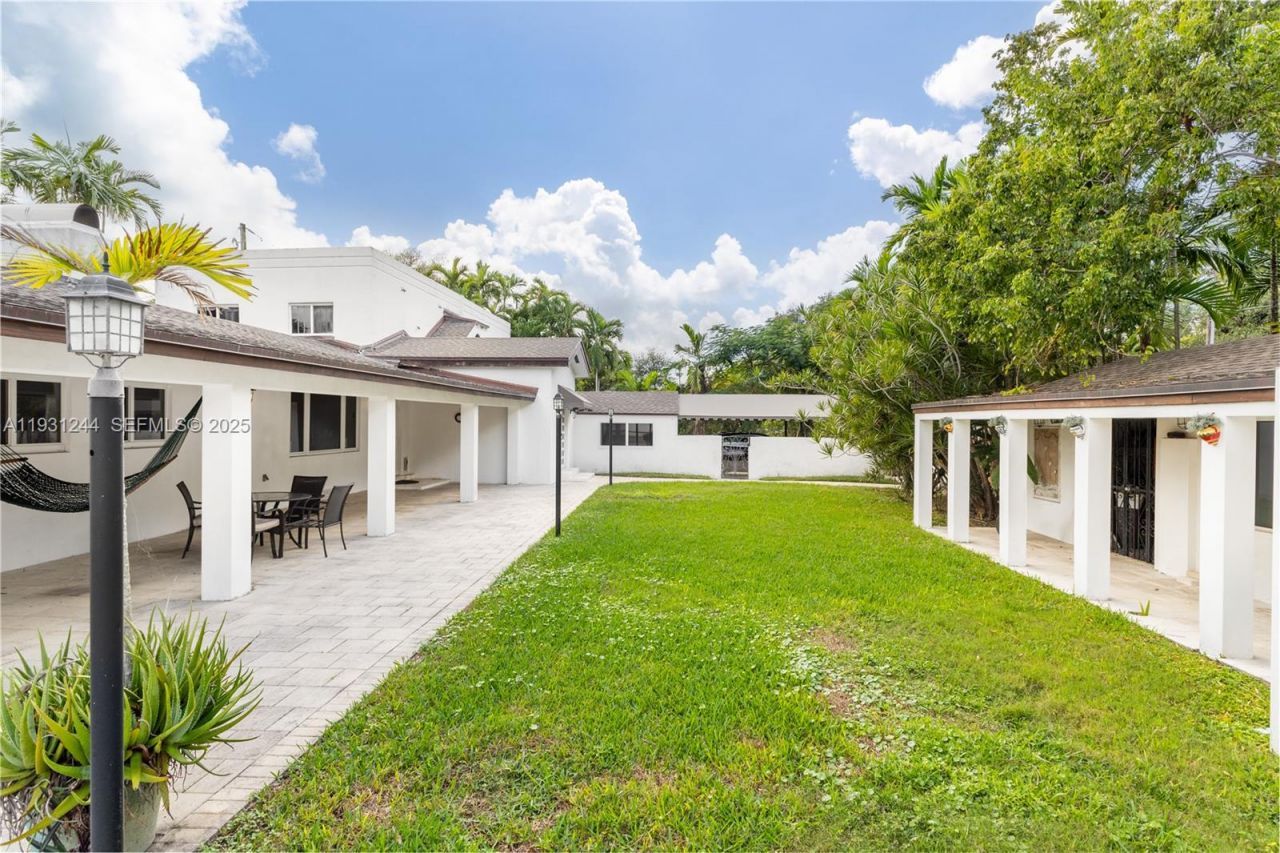 820 NE 83rd St, Miami, FL 33138 Photo