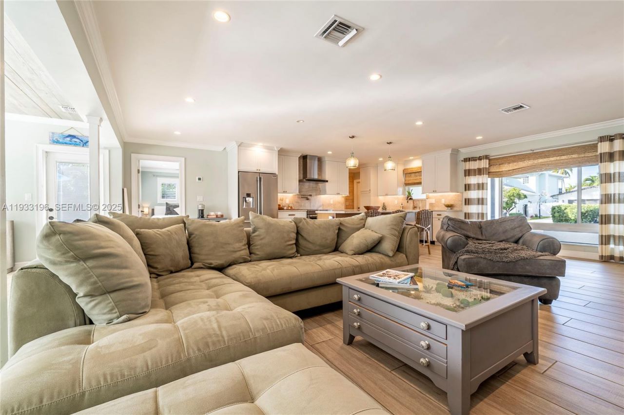 2832 NE 34th St, Lighthouse Point, FL 33064 Photo