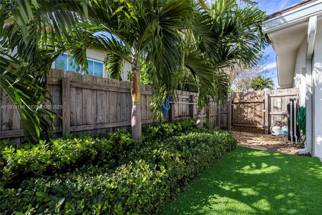 2832 NE 34th St, Lighthouse Point, FL 33064 Photo