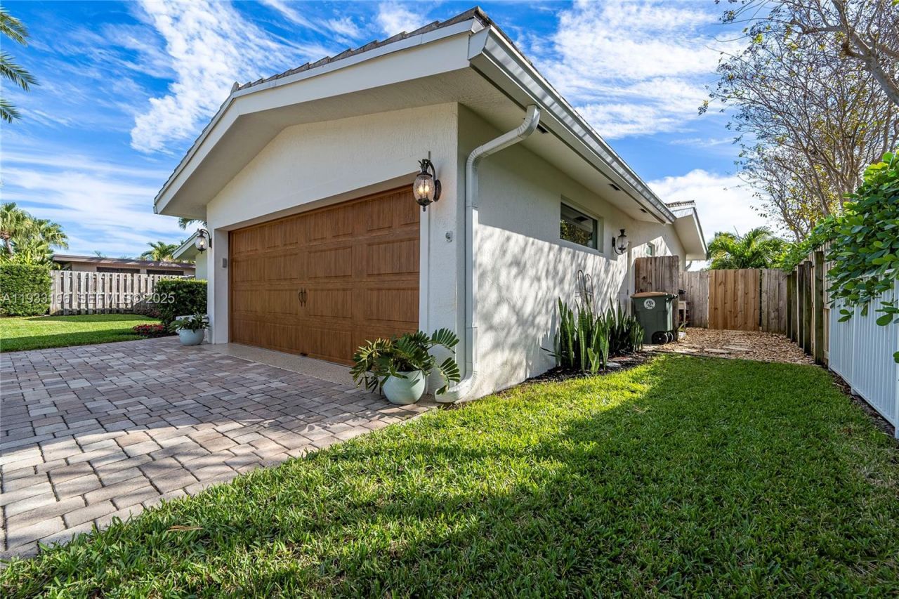 2832 NE 34th St, Lighthouse Point, FL 33064 Photo