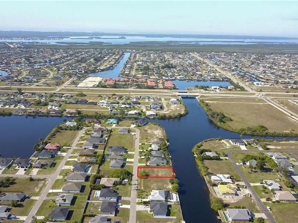 2905 SW 2nd TER, CAPE CORAL, FL 33991