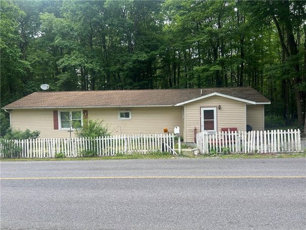 1227 Mount Carmel Dr, Windber, PA 15963