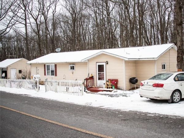 1227 Mount Carmel Dr, Windber, PA 15963