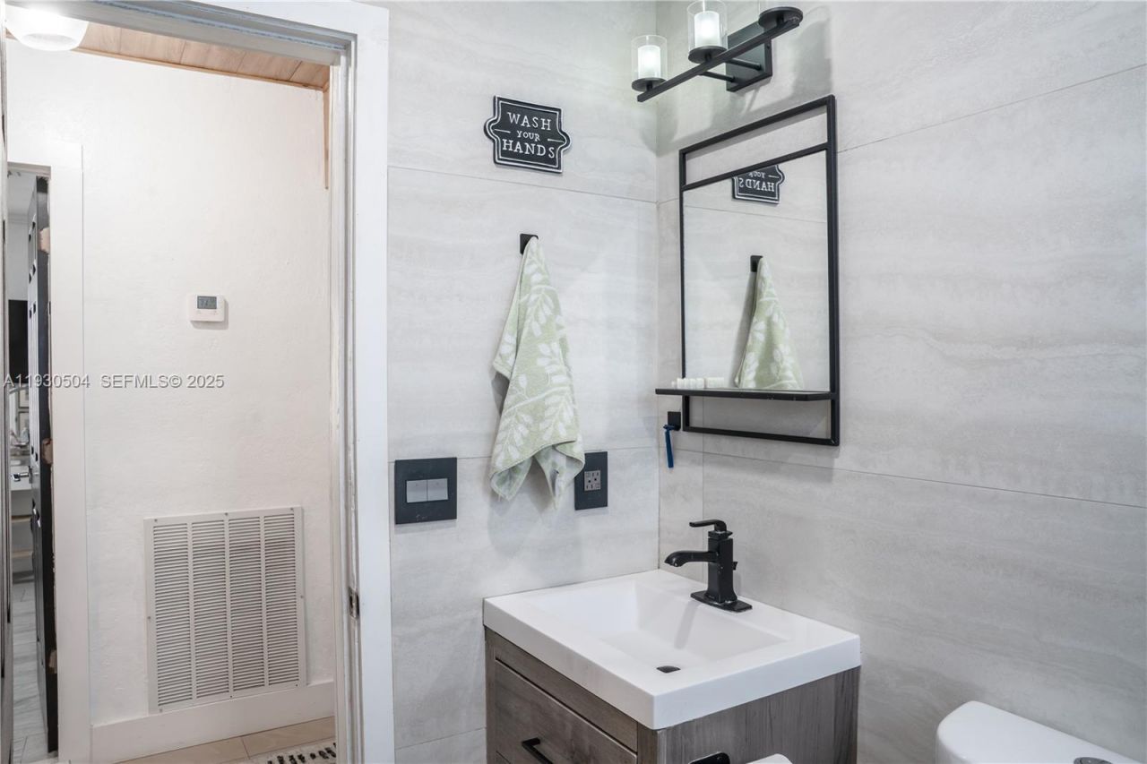 2403 Rodman St, Hollywood, FL 33020 Photo