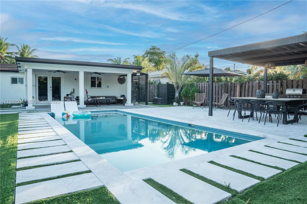 2403 Rodman St, Hollywood, FL 33020 Photo