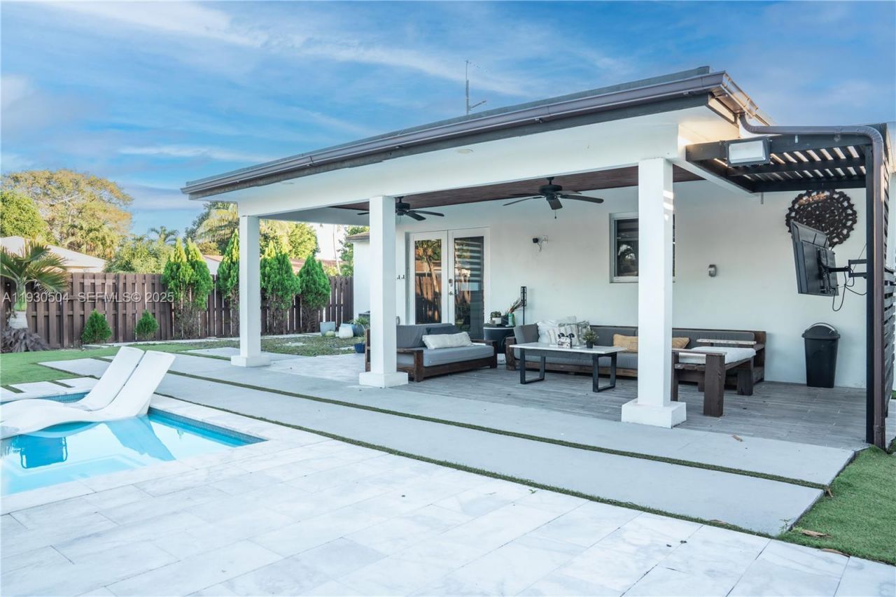 2403 Rodman St, Hollywood, FL 33020 Photo