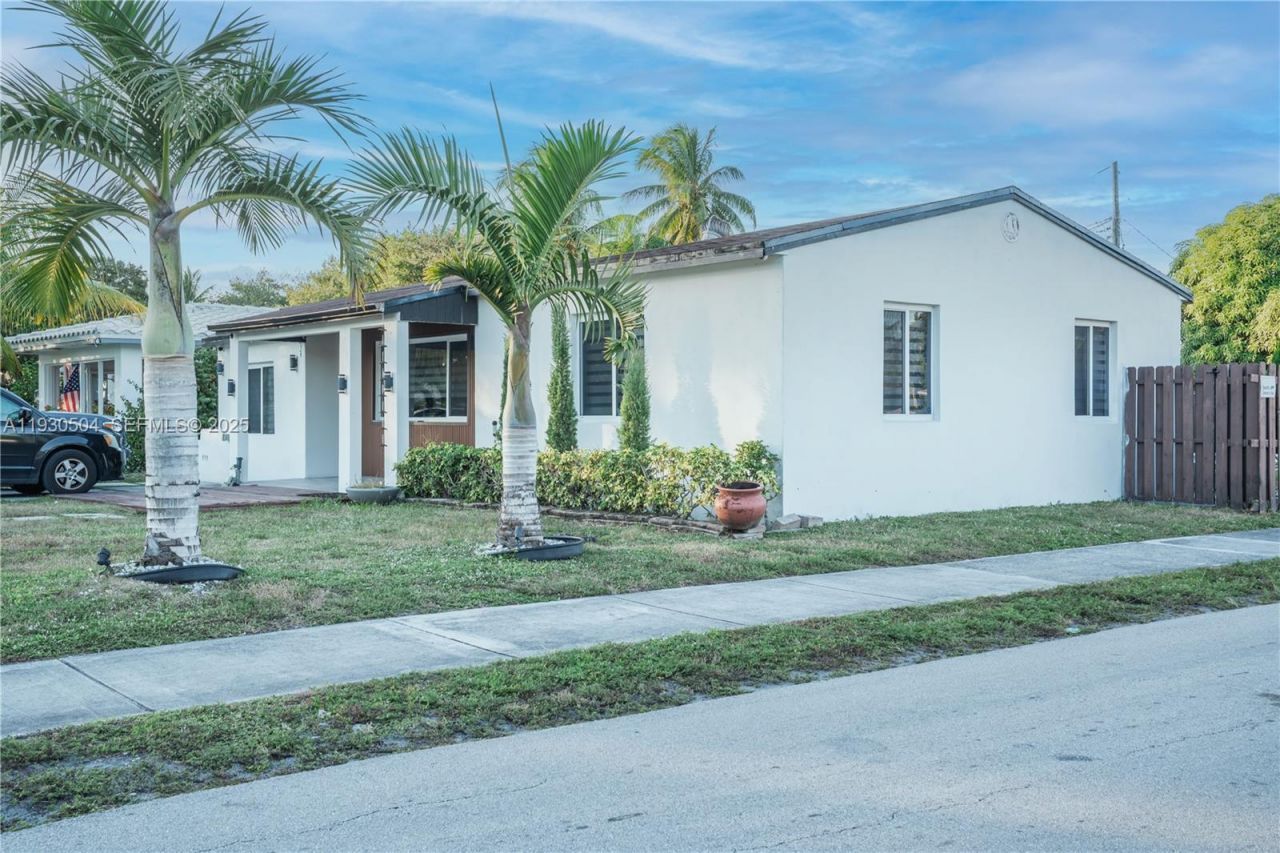 2403 Rodman St, Hollywood, FL 33020 Photo