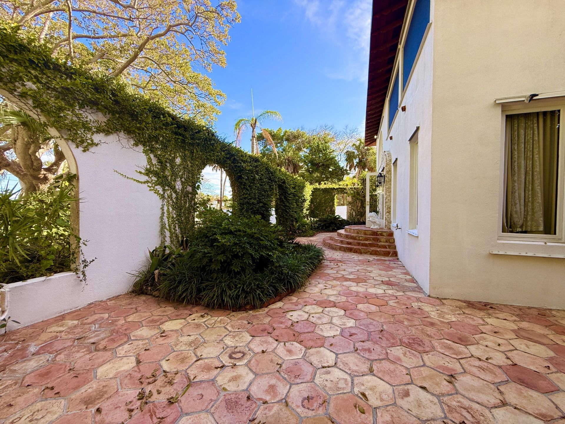 1009 S Indian River Drive, Fort Pierce, FL 34950 Photo