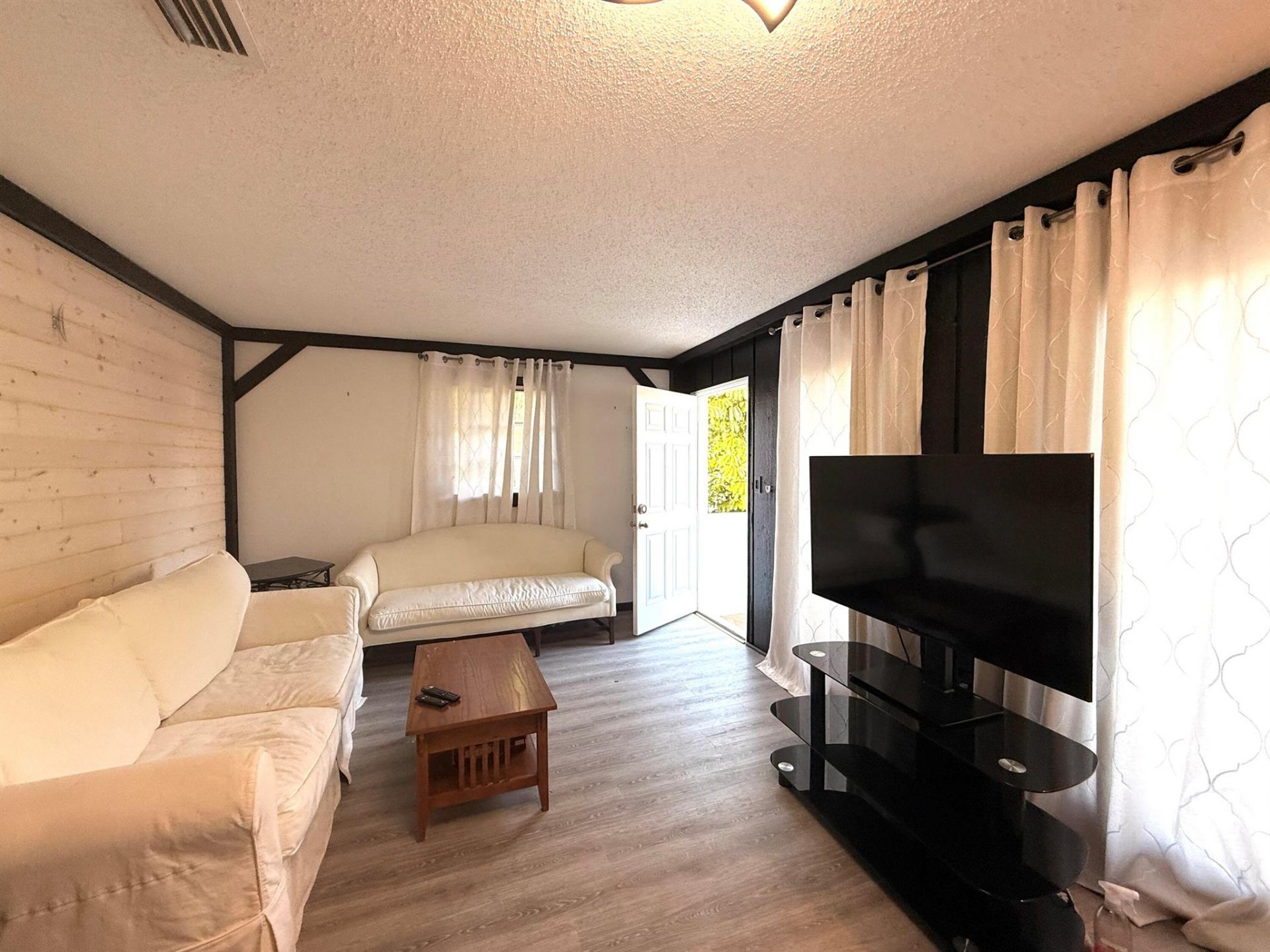 1009 S Indian River Drive, Fort Pierce, FL 34950 Photo