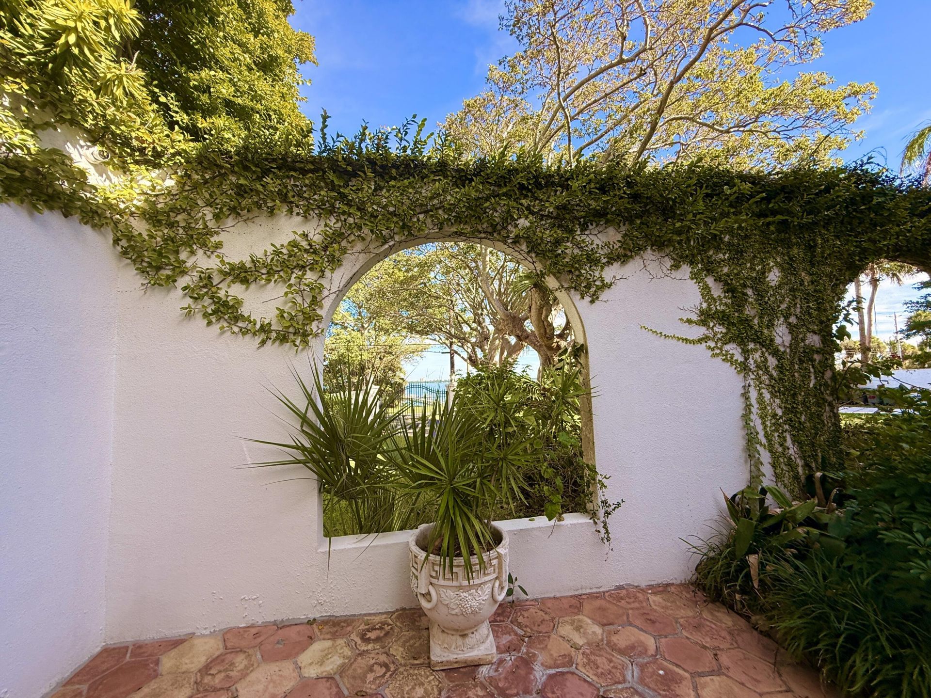 1009 S Indian River Drive, Fort Pierce, FL 34950 Photo