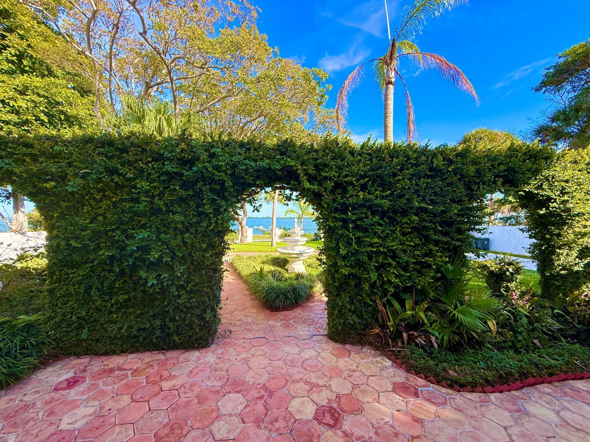 1009 S Indian River Drive, Fort Pierce, FL 34950 Photo