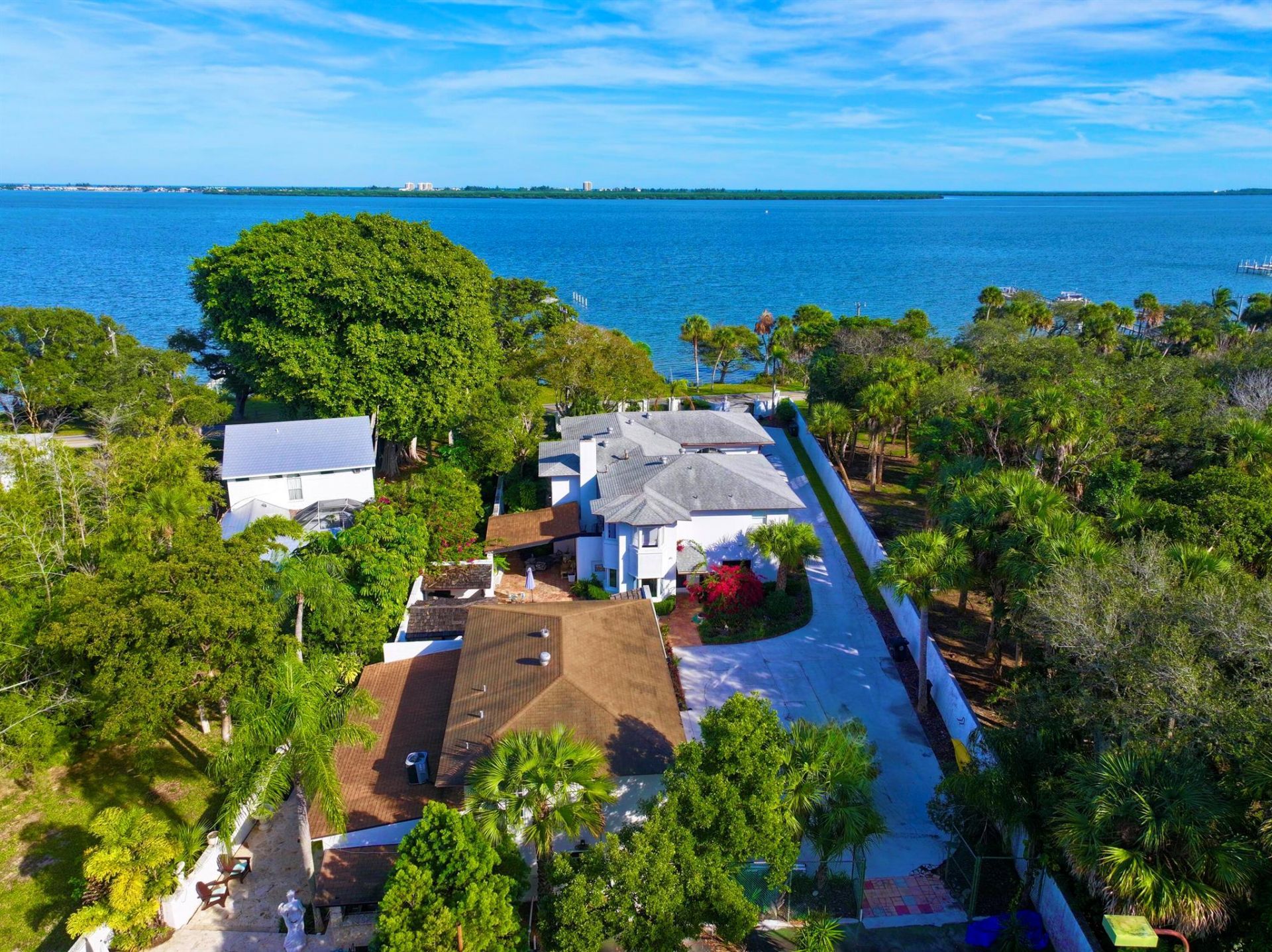 1009 S Indian River Drive, Fort Pierce, FL 34950 Photo