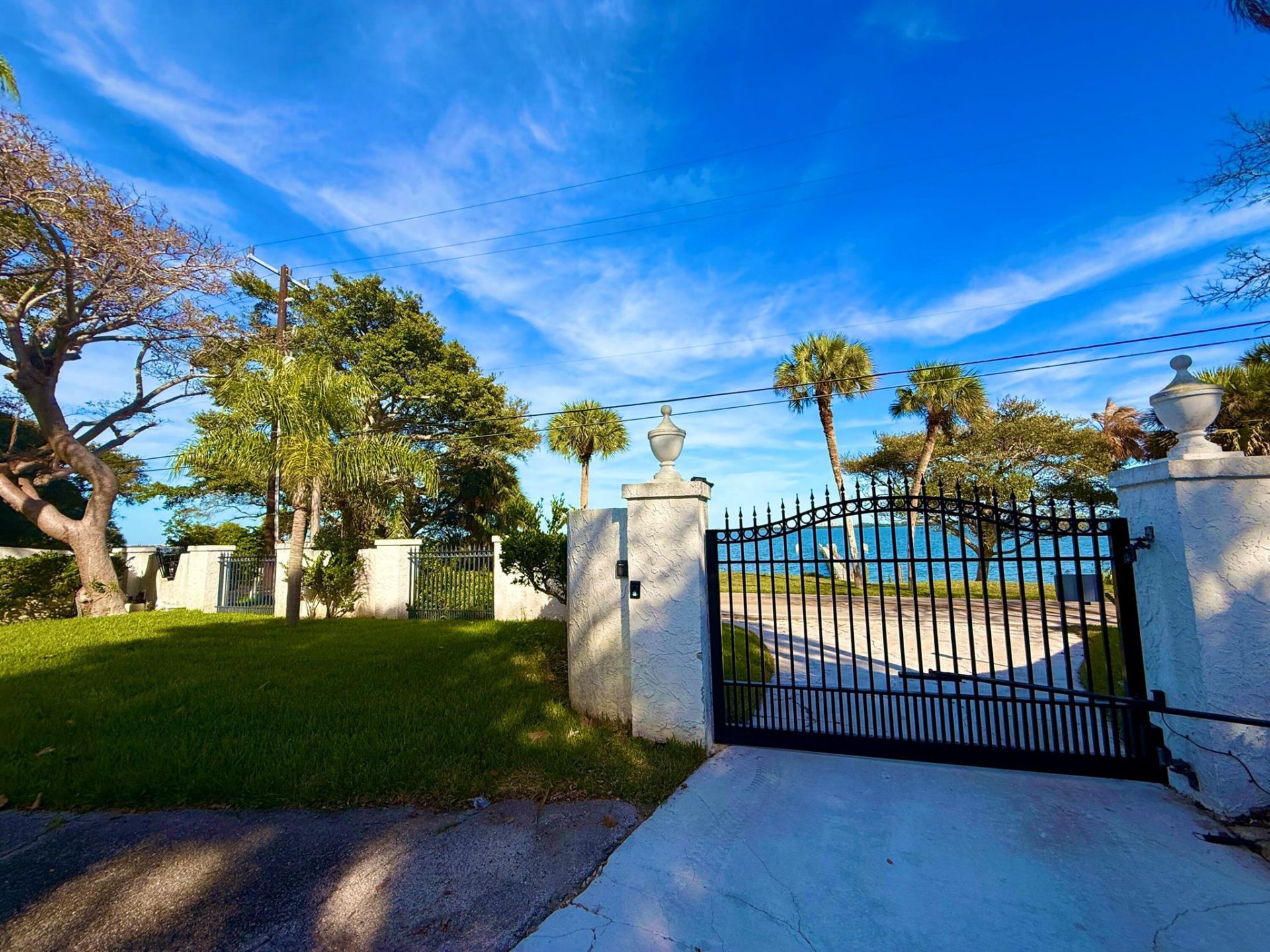 1009 S Indian River Drive, Fort Pierce, FL 34950 Photo