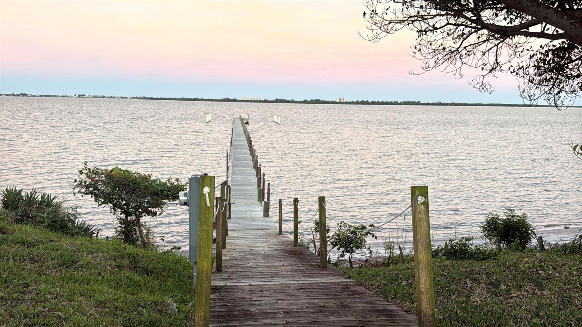 1009 S Indian River Drive, Fort Pierce, FL 34950 Photo