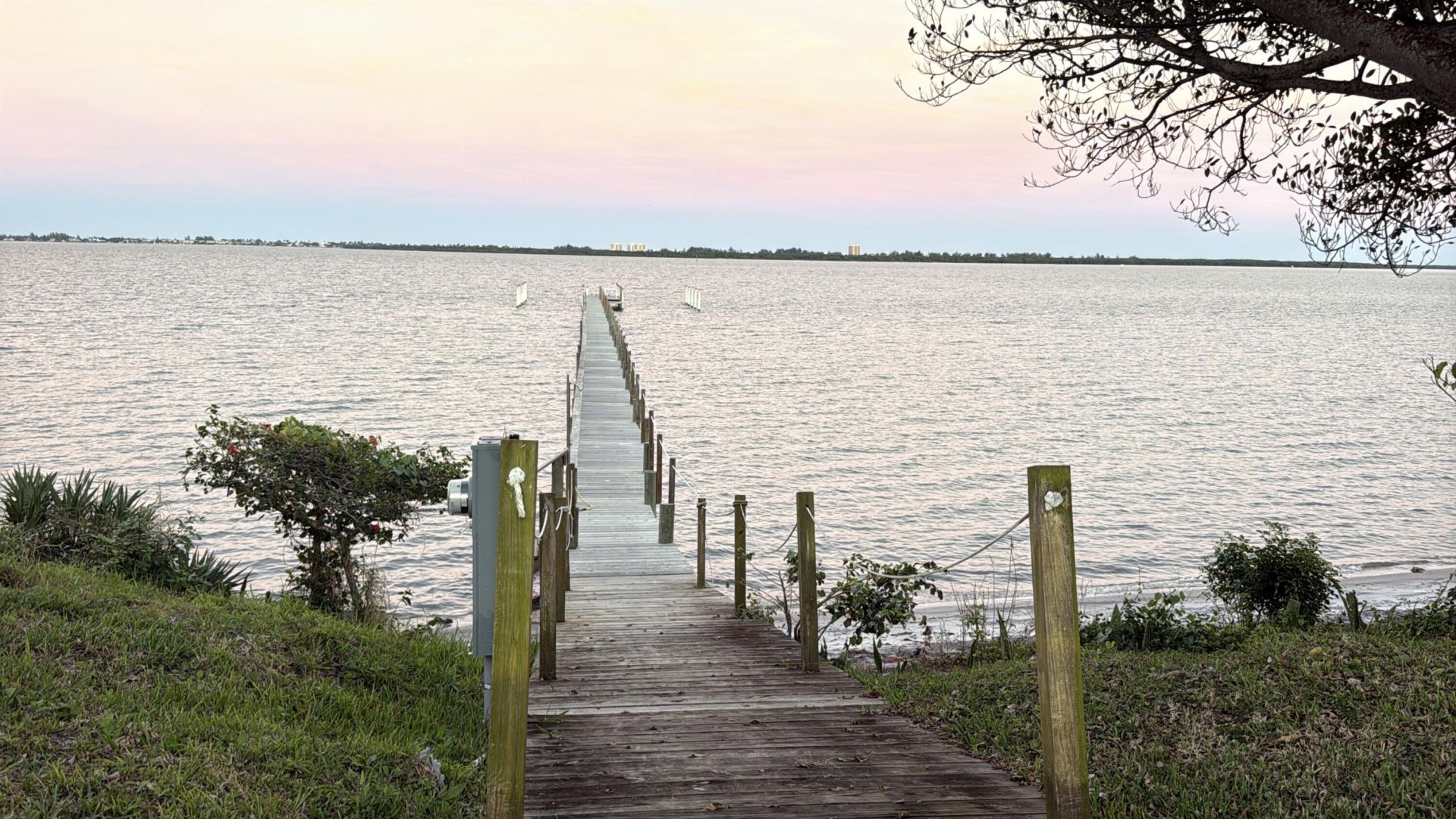 1009 S Indian River Drive, Fort Pierce, FL 34950 Photo