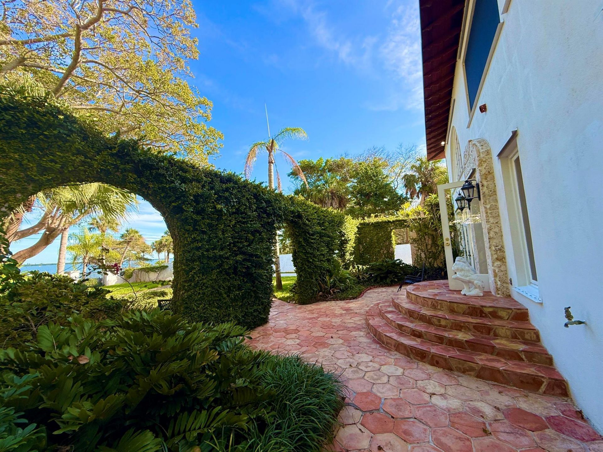 1009 S Indian River Drive, Fort Pierce, FL 34950 Photo