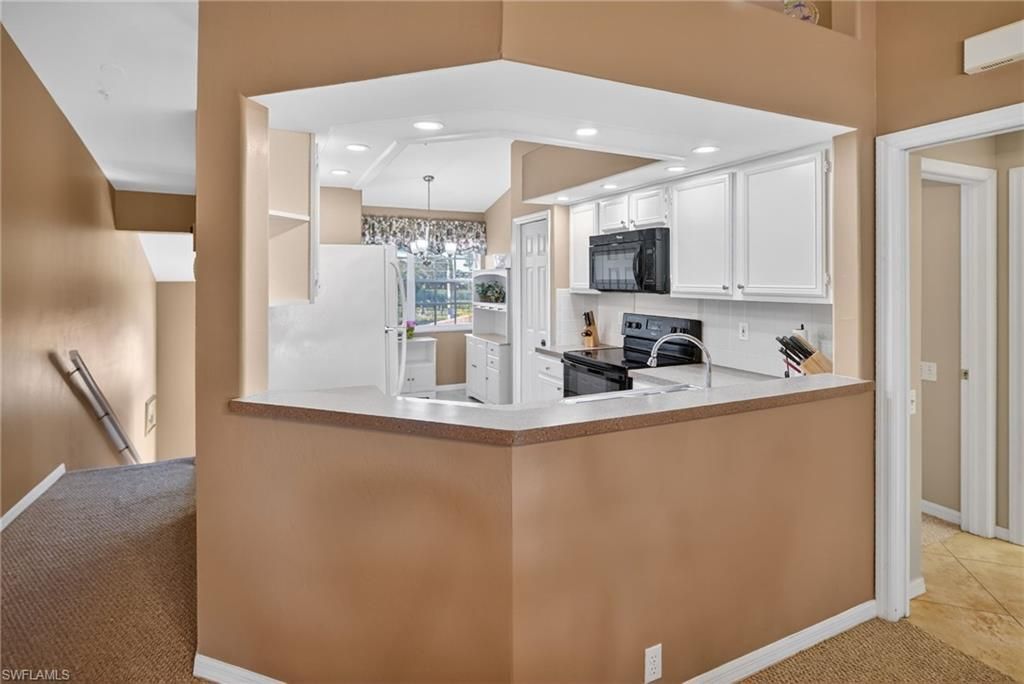 13046 Amberley Ct, Unit 611, Bonita Springs, FL 34135 Photo