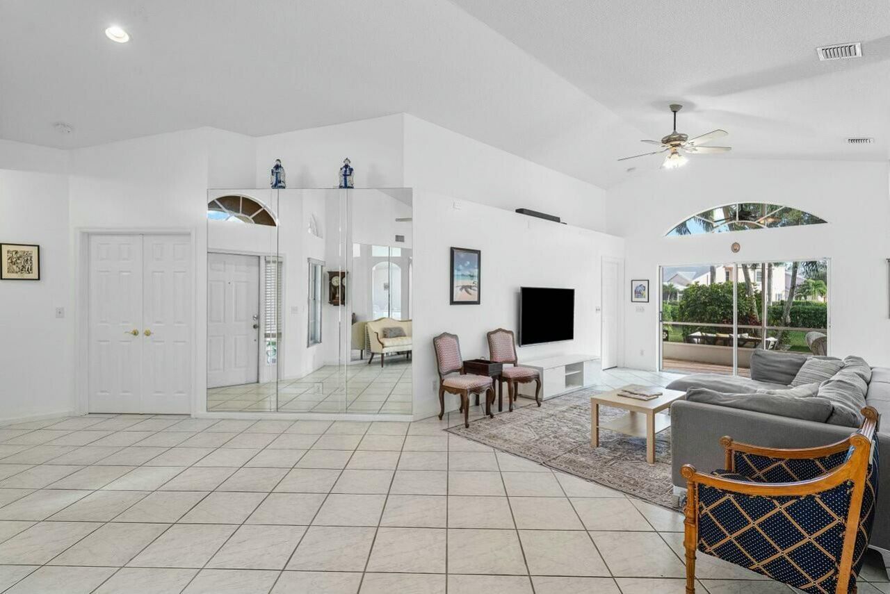 1643 Oak Berry Circle, Wellington, FL 33414 Photo