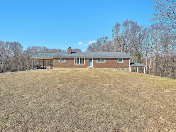 1075 Breezy Hill RD, Vinton, VA 24179