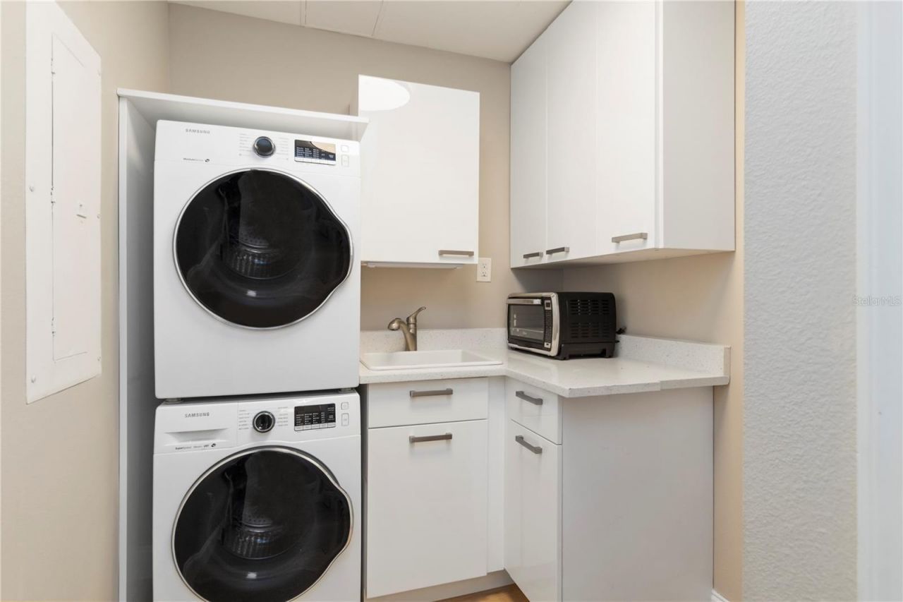 750 N Tamiami Trail, Unit 1005, Sarasota, FL 34236 Photo