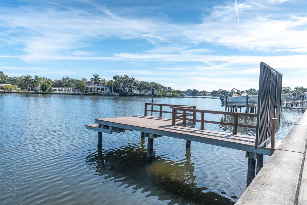 2800 Coffee Pot Boulevard Ne, Saint Petersburg, FL 33704 Photo