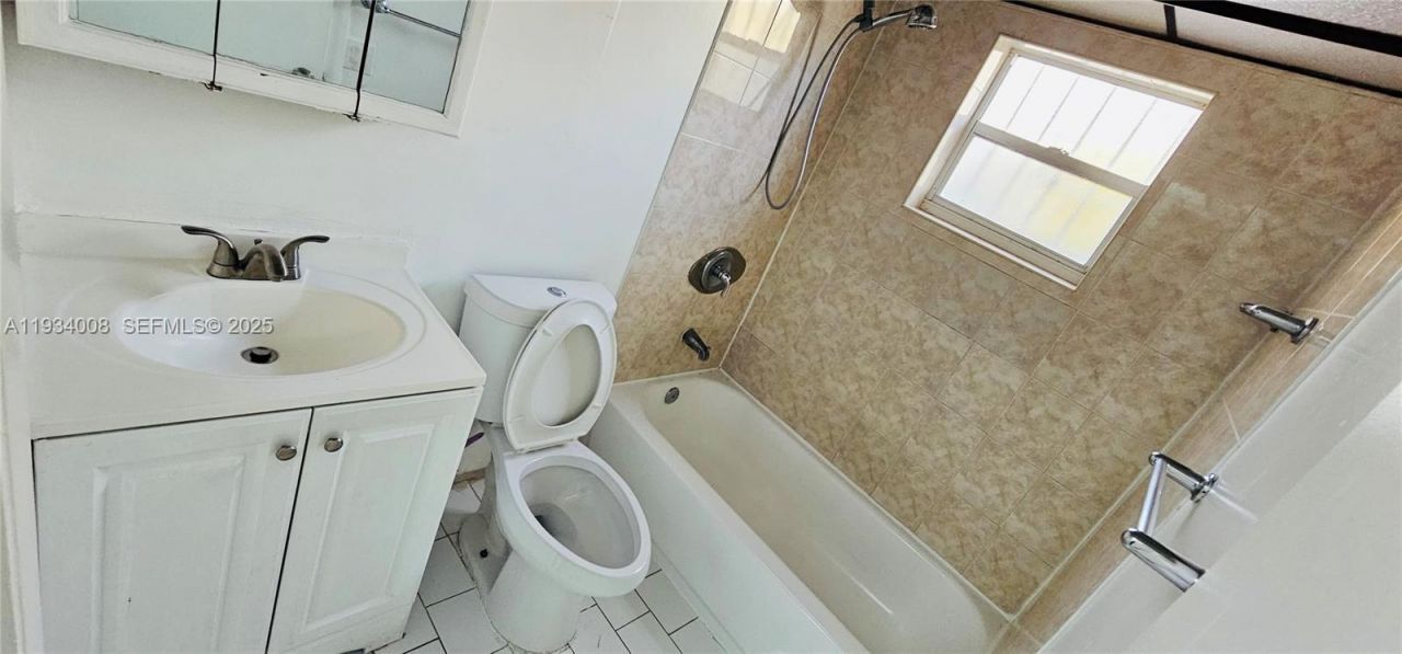 6820 W Flagler St, Unit 105, Miami, FL 33144 Photo