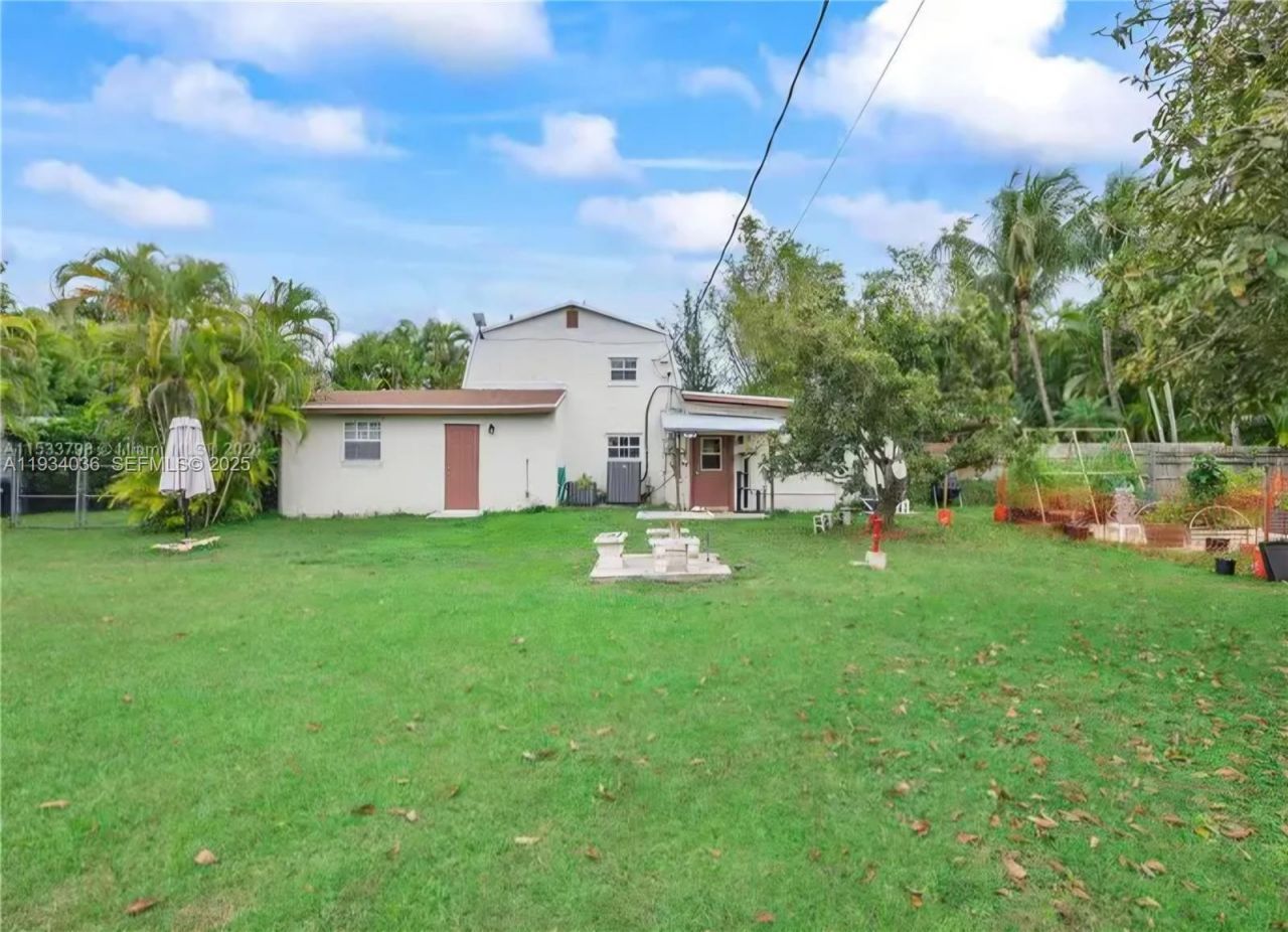 19810 SW 200th St , Miami, FL 33187 Photo