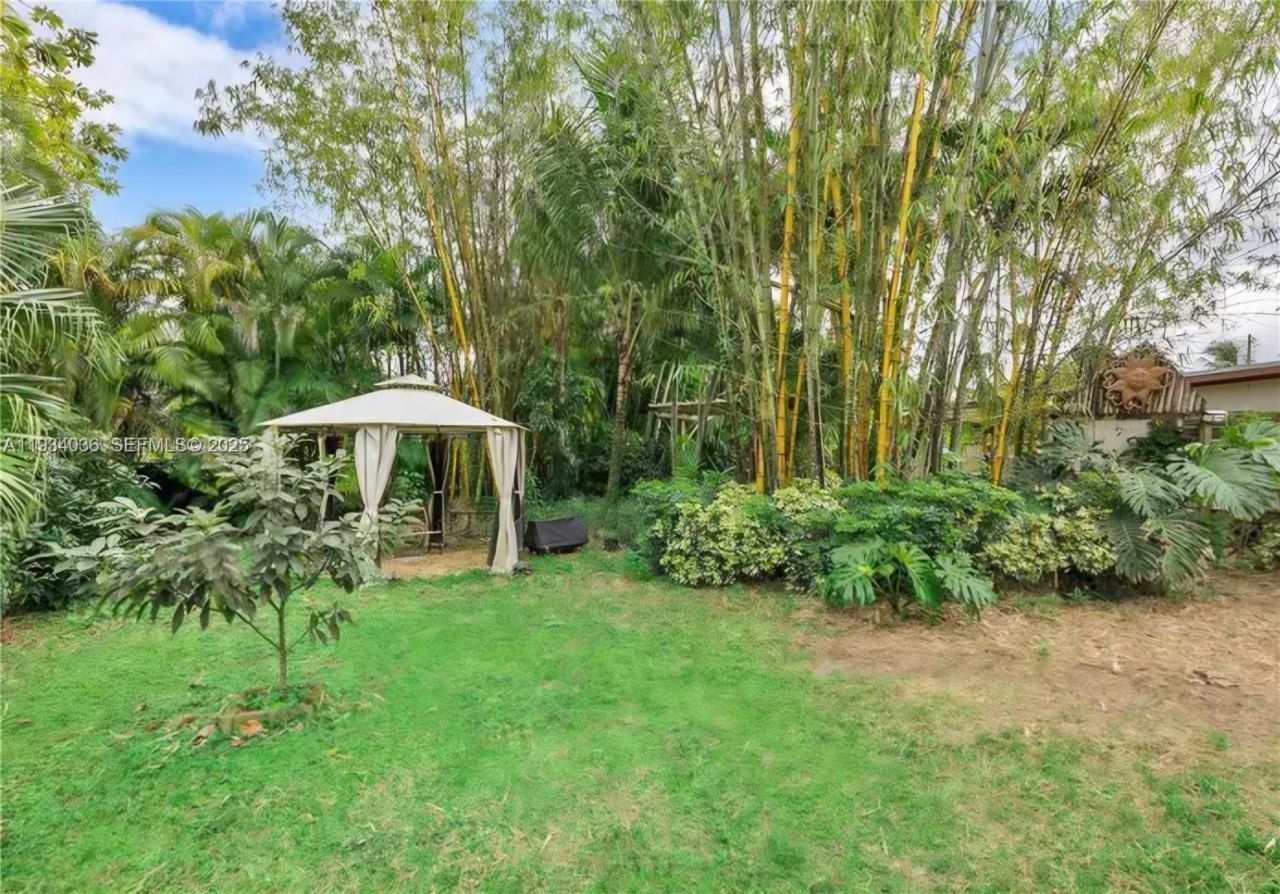 19810 SW 200th St , Miami, FL 33187 Photo