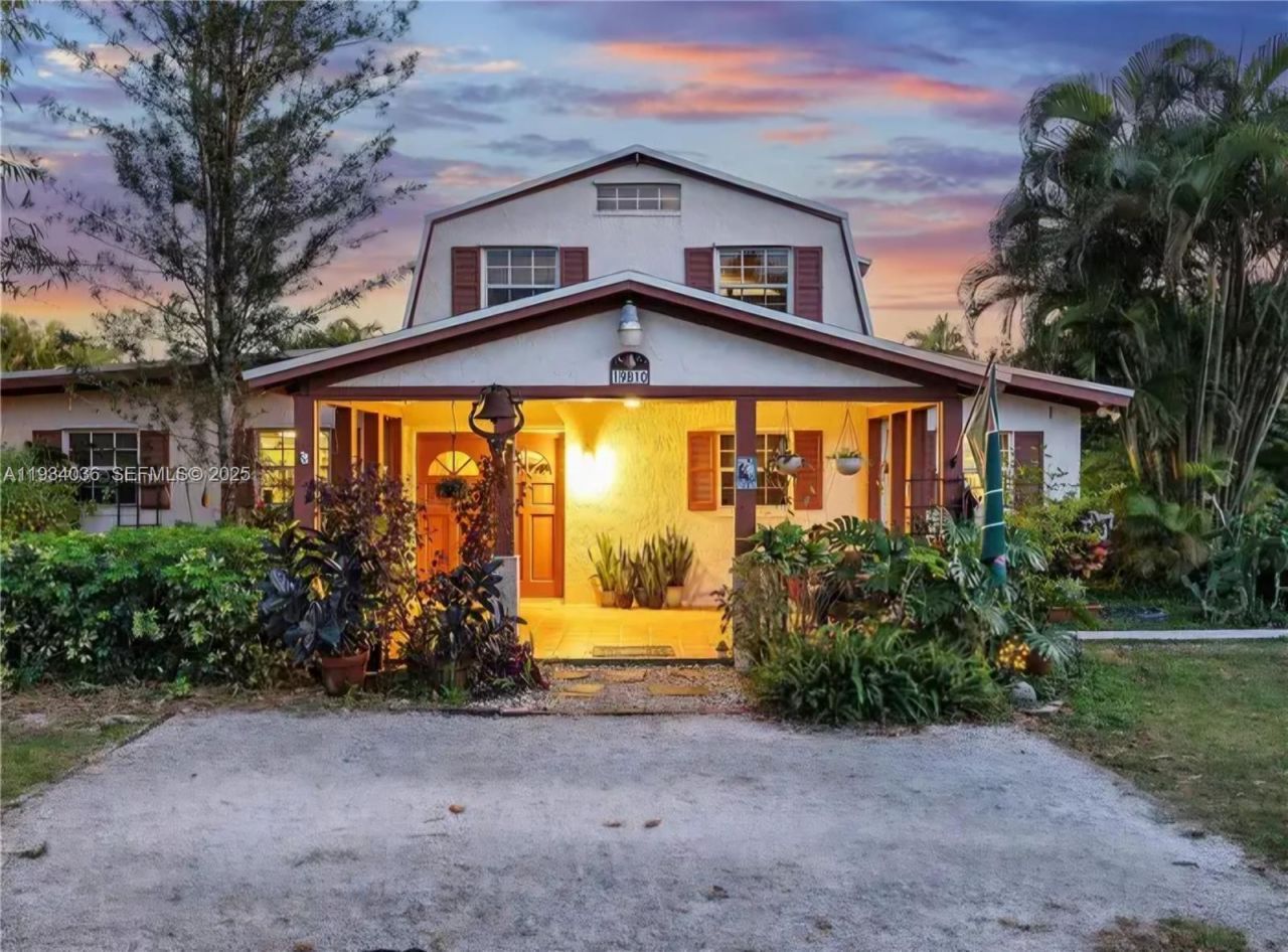 19810 SW 200th St , Miami, FL 33187 Photo