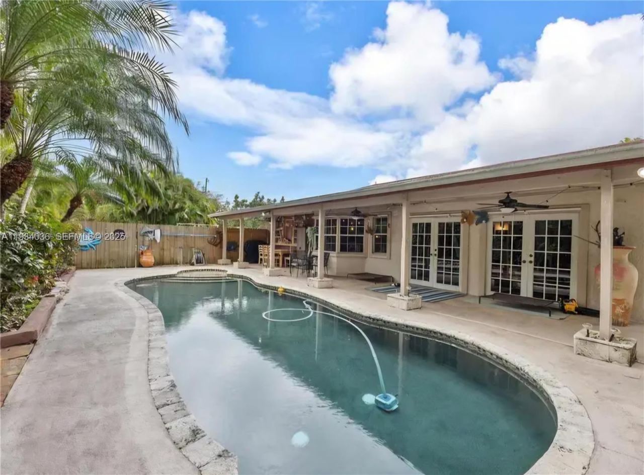 19810 SW 200th St , Miami, FL 33187 Photo