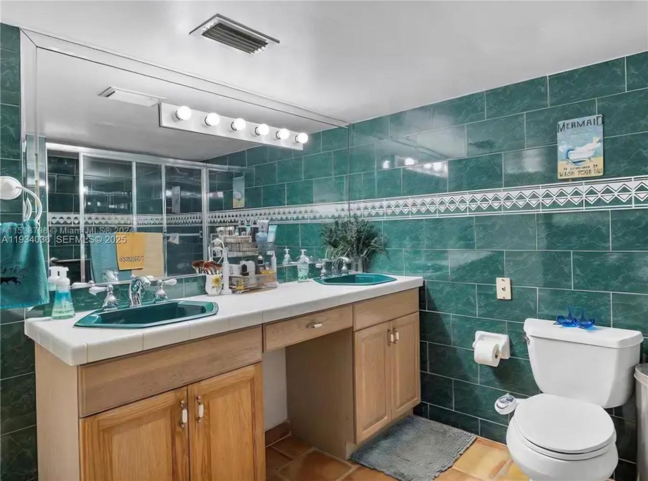 19810 SW 200th St , Miami, FL 33187 Photo