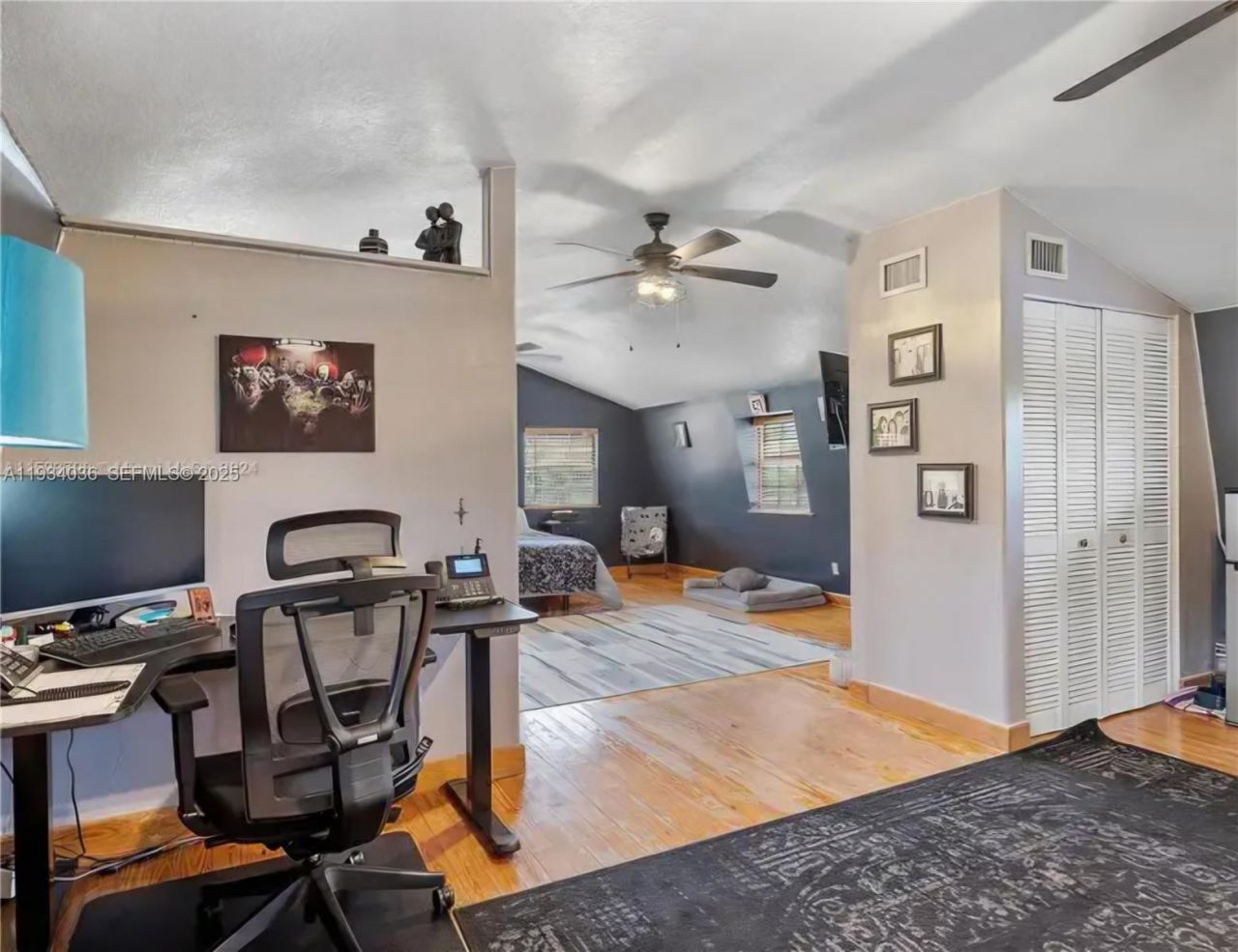 19810 SW 200th St , Miami, FL 33187 Photo