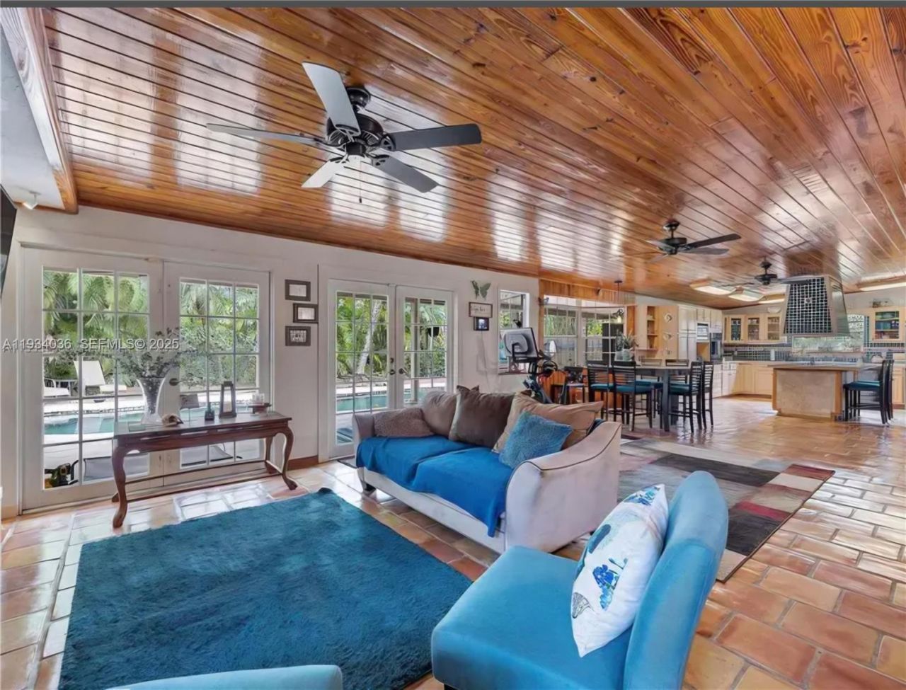 19810 SW 200th St , Miami, FL 33187 Photo