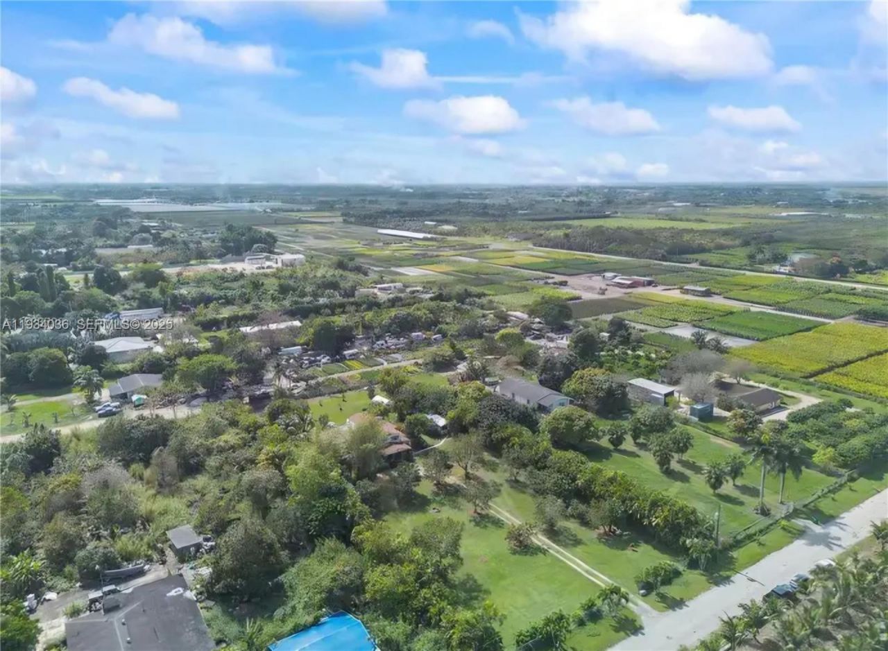 19810 SW 200th St , Miami, FL 33187 Photo