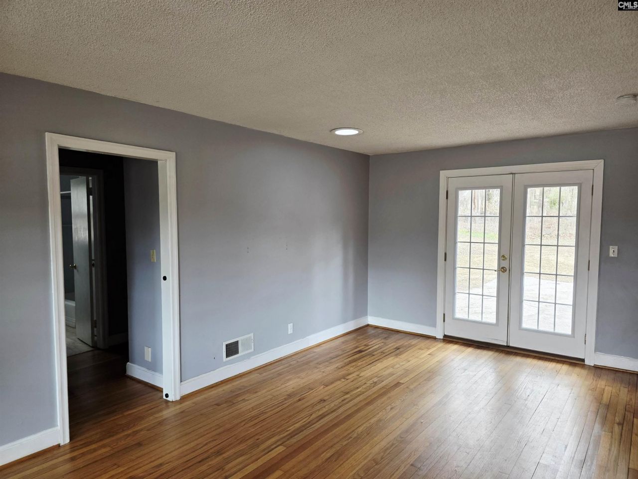 1326 Cedar Terrace Photo 9