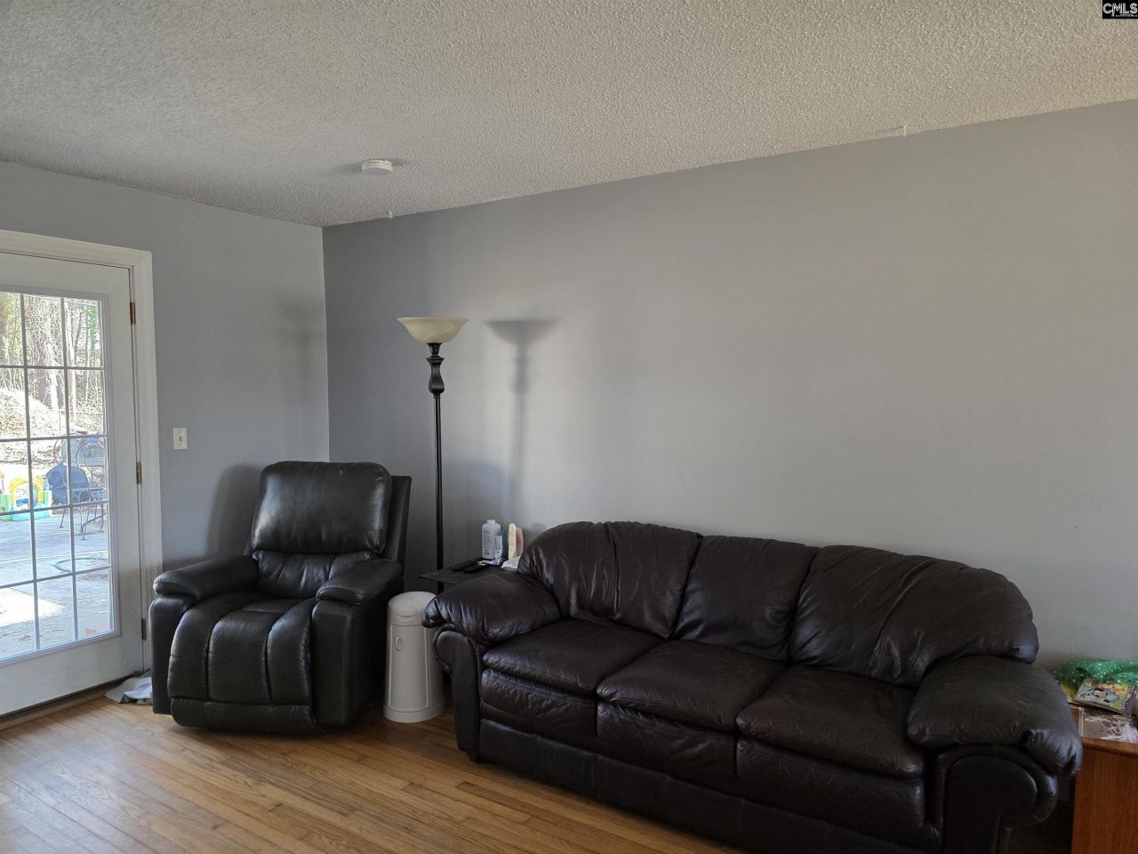 1326 Cedar Terrace Photo 9