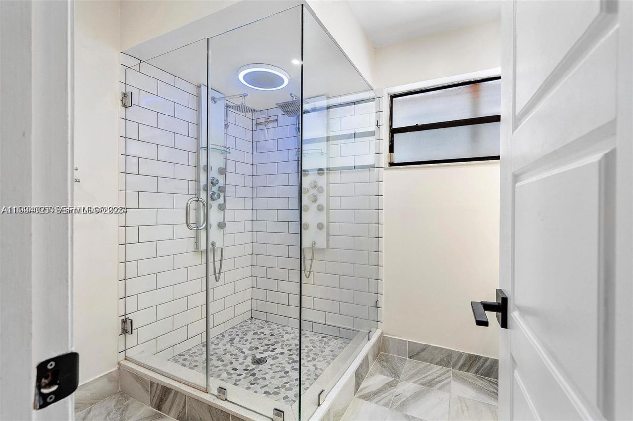 1281 W Fairway Rd, Pembroke Pines, FL 33026 Photo