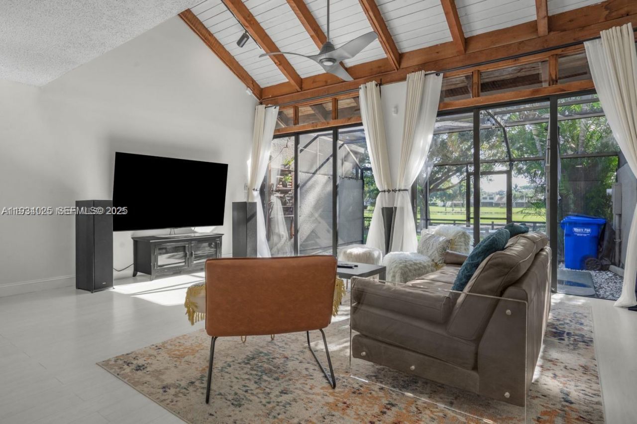 1281 W Fairway Rd, Pembroke Pines, FL 33026 Photo