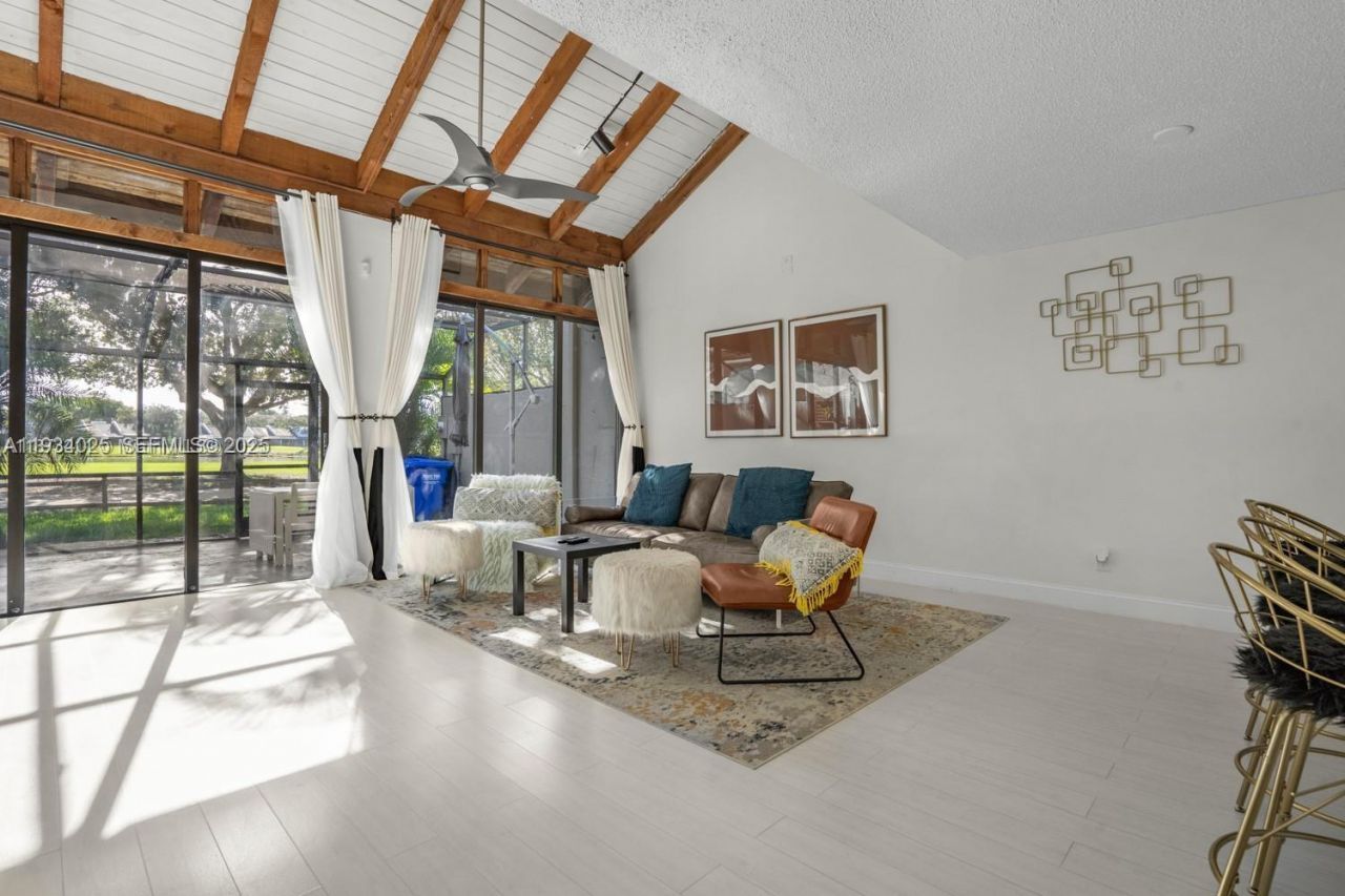 1281 W Fairway Rd, Pembroke Pines, FL 33026 Photo