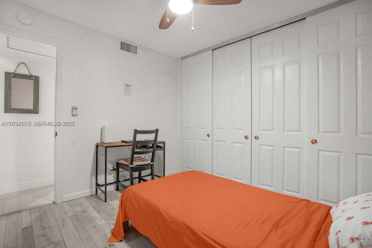 1281 W Fairway Rd, Pembroke Pines, FL 33026 Photo